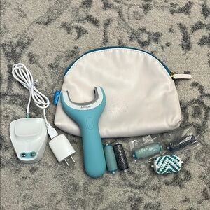 Amope Light Blue and White Pedicure Set with Pouch